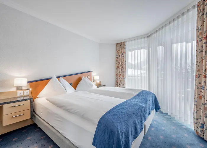 מלון Turmhotel Victoria 4*
