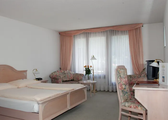 Turmhotel Victoria فندق 4*